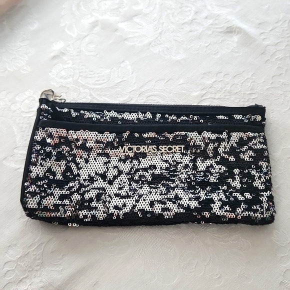 Victoria’s Secret Black Sequin Clutch,NWOT - Picture 1 of 7